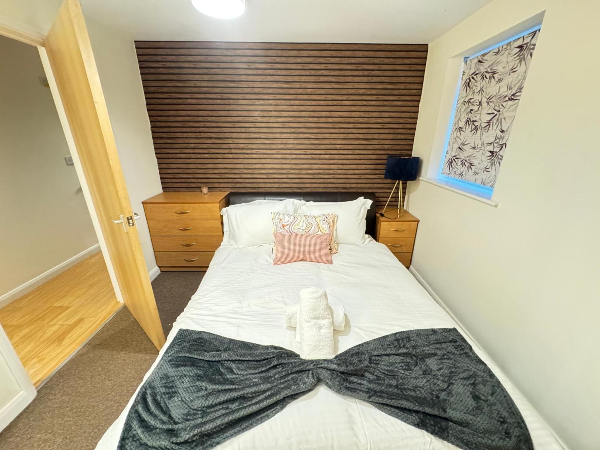 The Vogue Stay, 3 Bedrooms, 2 Bathrooms, Ideal For Jr & Oxford Hospitals, Free Carpark, Conveniently Located For Ring Road Access, 2 Miles From Oxford City Centre Easy Car & Bus Route Экстерьер фото