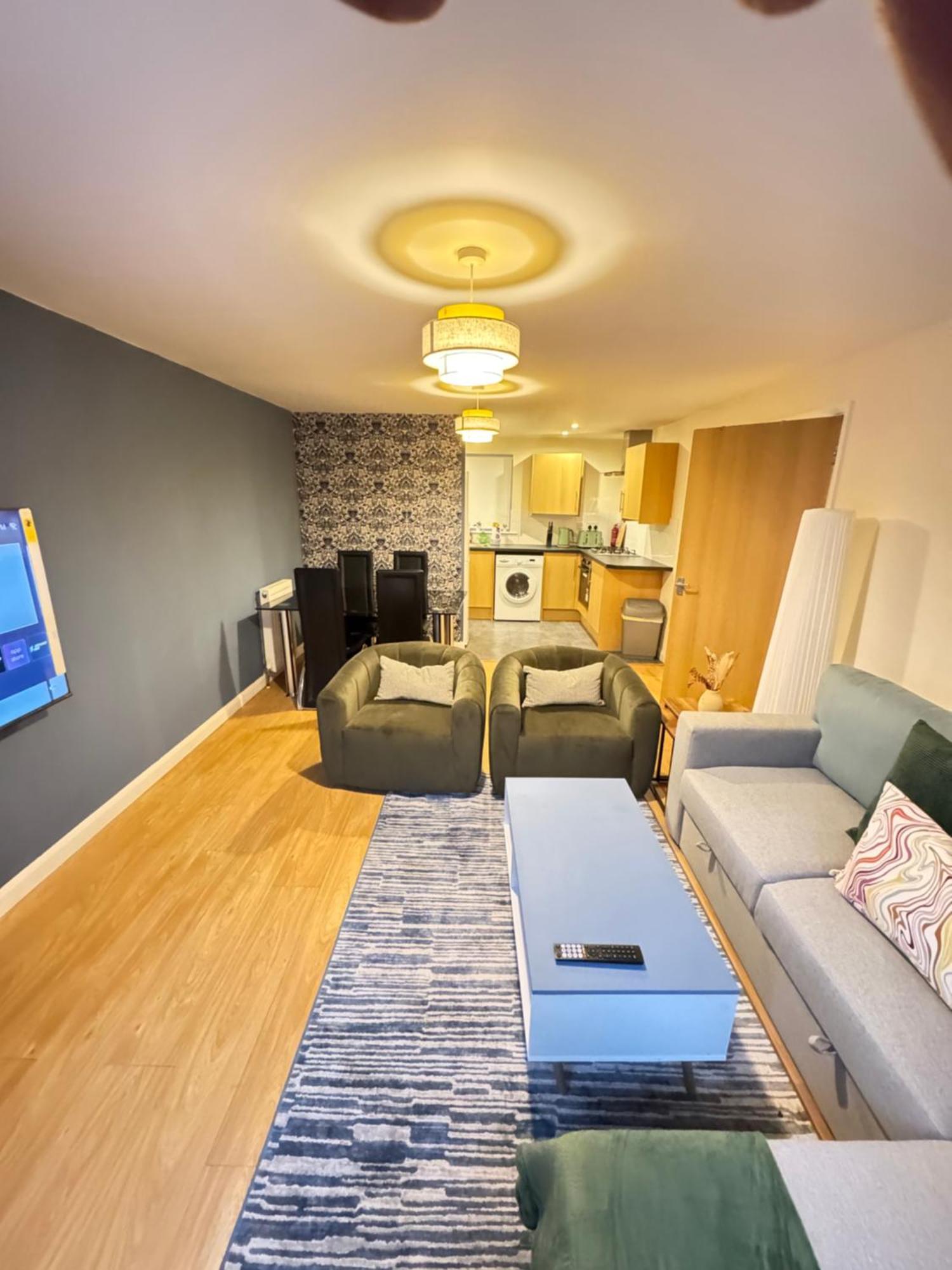 The Vogue Stay, 3 Bedrooms, 2 Bathrooms, Ideal For Jr & Oxford Hospitals, Free Carpark, Conveniently Located For Ring Road Access, 2 Miles From Oxford City Centre Easy Car & Bus Route Экстерьер фото