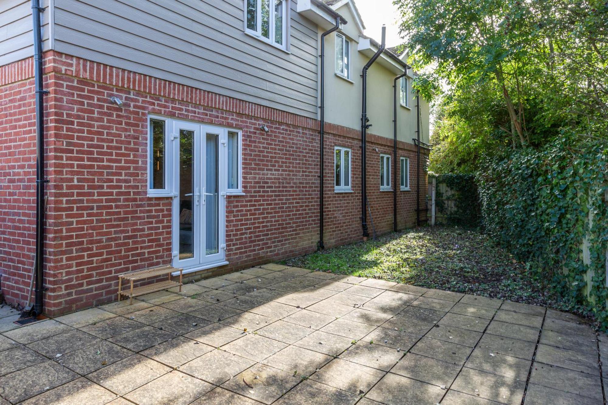 The Vogue Stay, 3 Bedrooms, 2 Bathrooms, Ideal For Jr & Oxford Hospitals, Free Carpark, Conveniently Located For Ring Road Access, 2 Miles From Oxford City Centre Easy Car & Bus Route Экстерьер фото